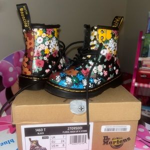 Toddlers Dr. Martens. Black Floral multi colored. Size 8C